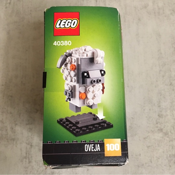 Lego BrickHeadz Sheep Set (#40380) - Picture 3 of 7